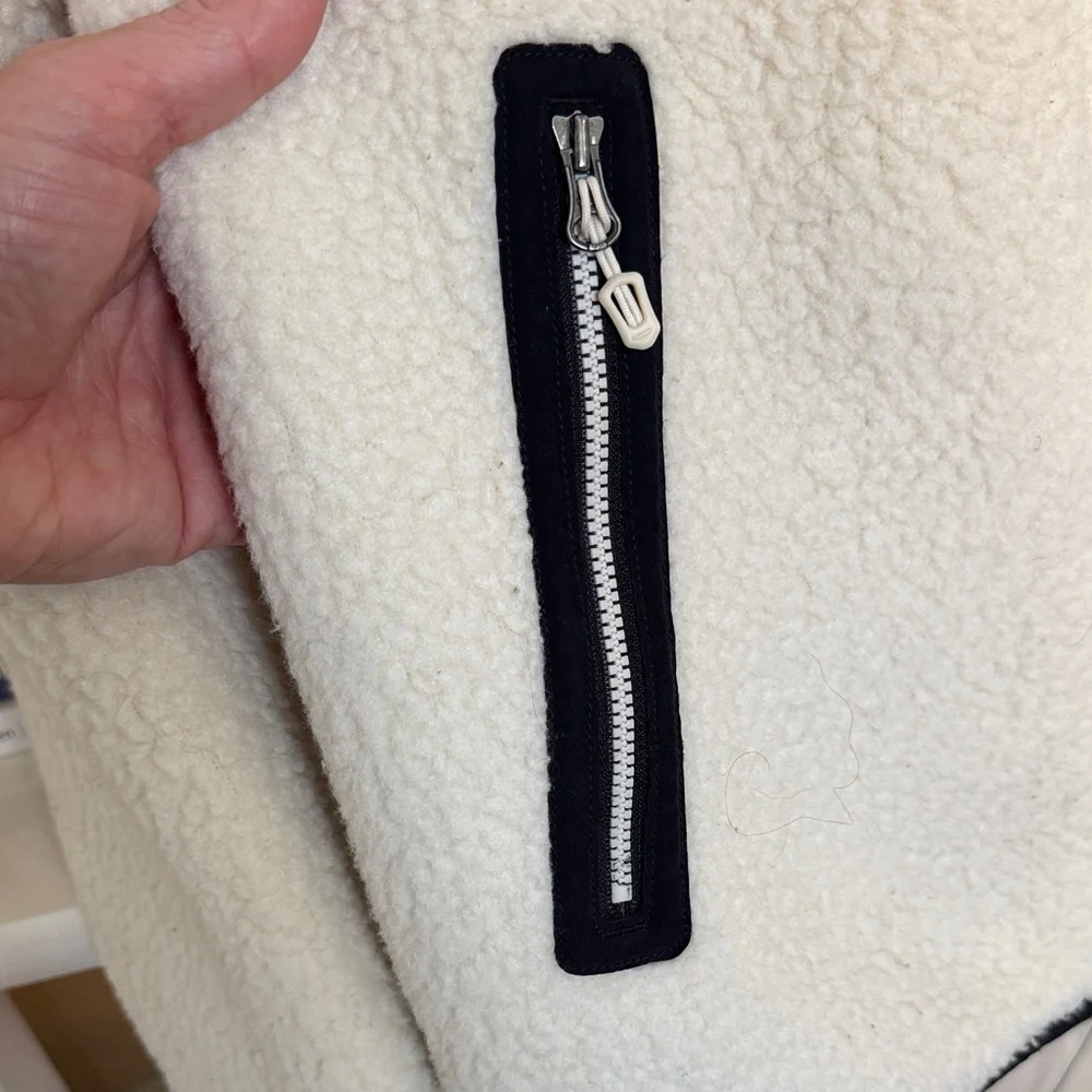 Marmot Women's Cream and Black Fleece Polartec Jacket - Picture 7 of 10